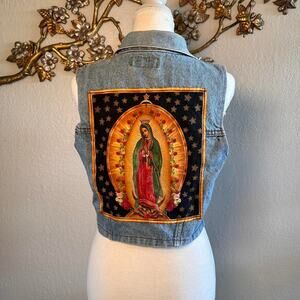 Vintage cropped denim vest featuring